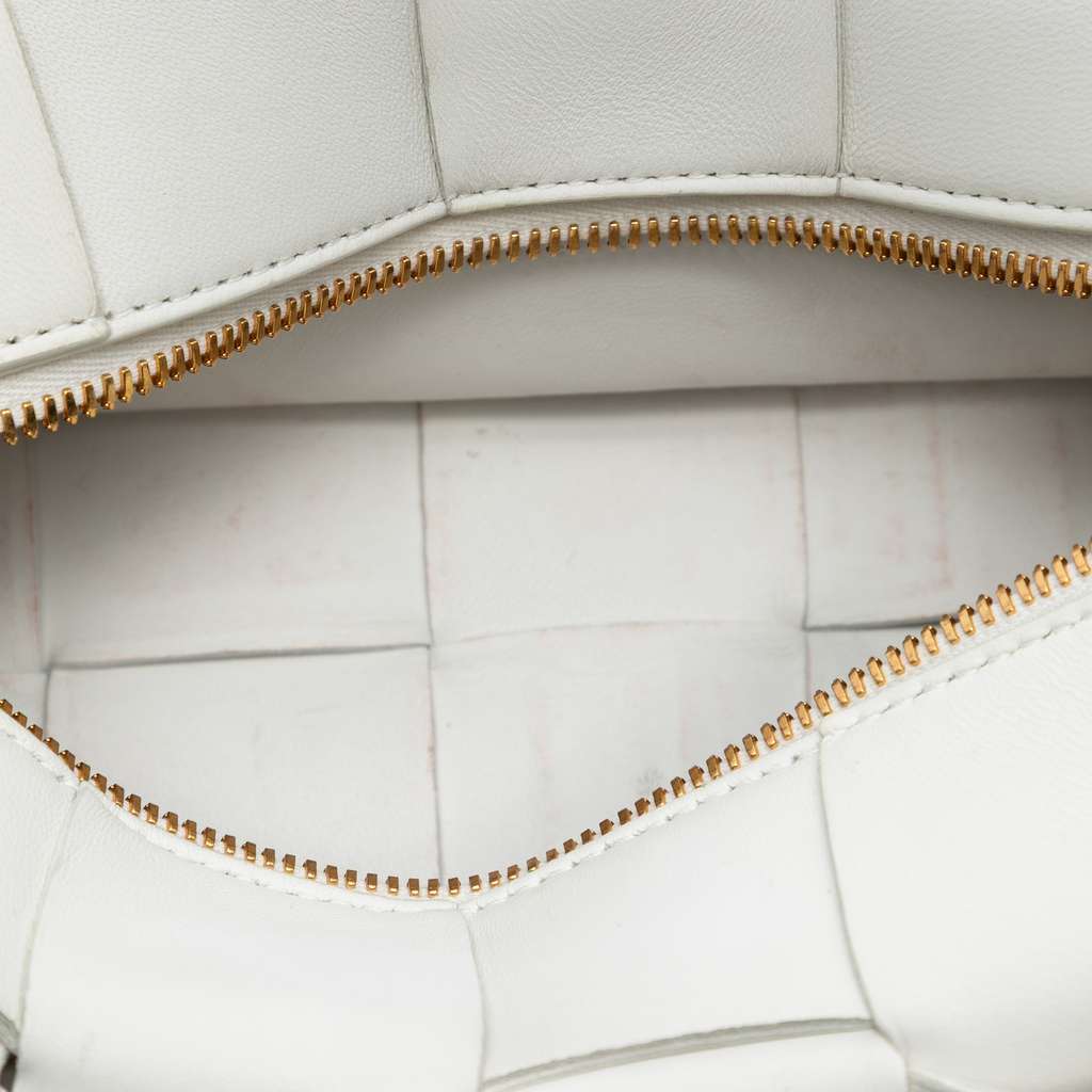 Bottega Veneta Small Lambskin Intrecciato Brick Cassette White Leather Very good - Model View
