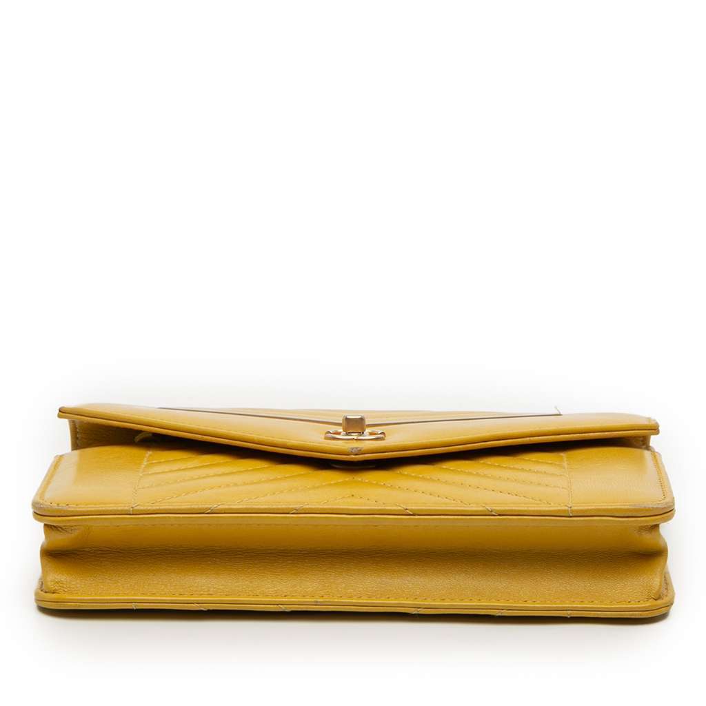 Chanel Small Reversed Chevron Lambskin Flap Yellow Leather Very good - Inside View
