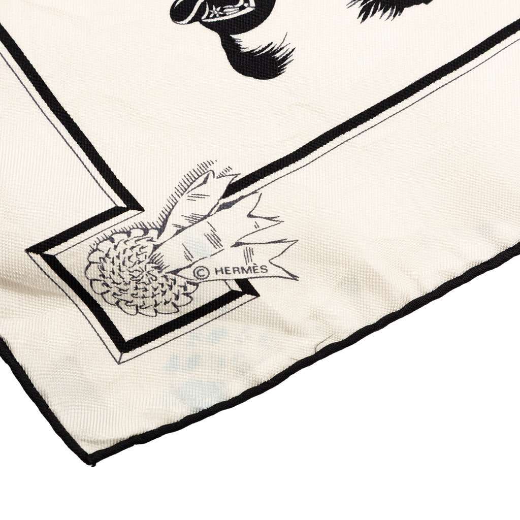 Hermès Brides de Gala en Desordre triangle Silk Scarf White Silk Good condition - Inside View