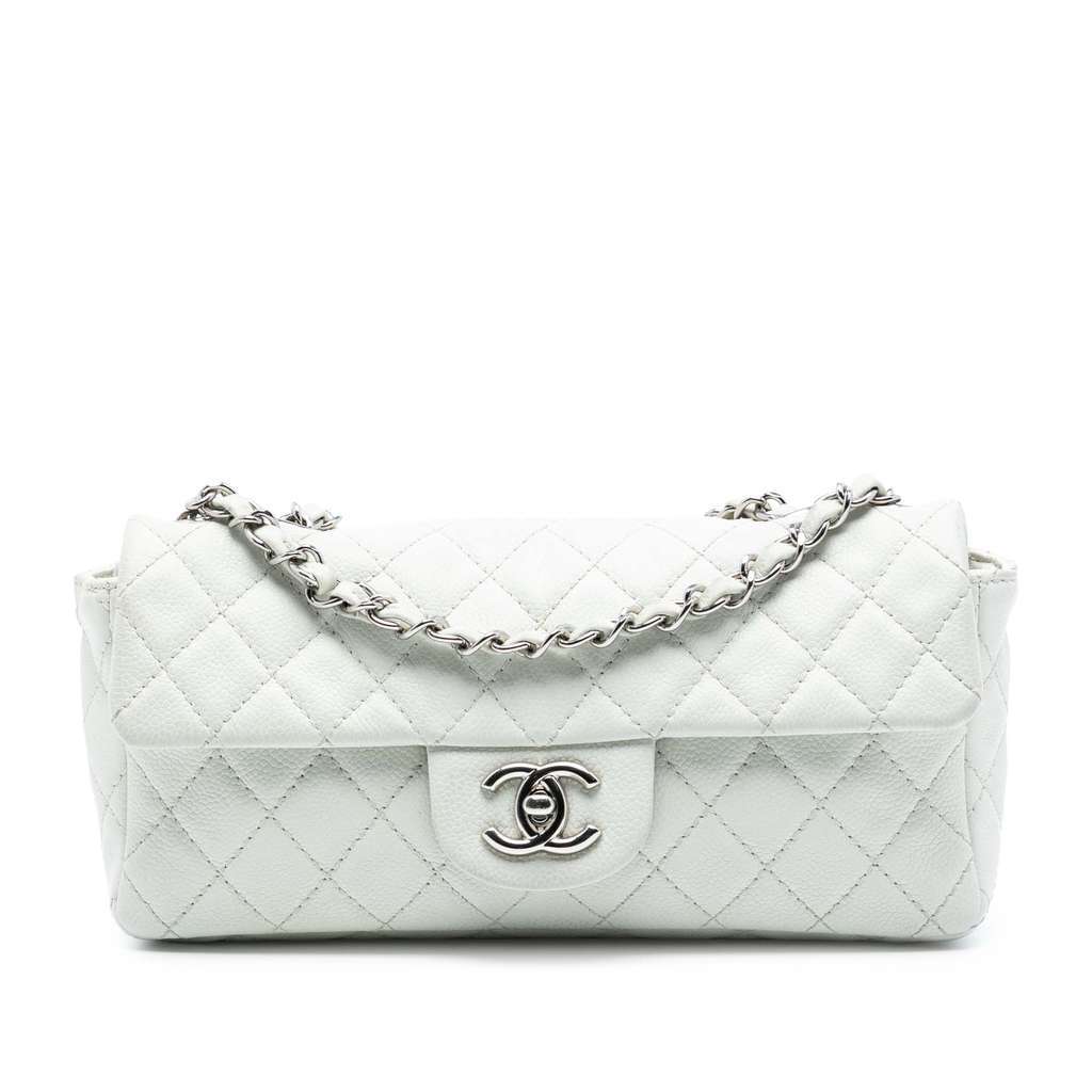 Chanel CC Quilted Caviar East West Single Flap White Leather Very good condition - Front View