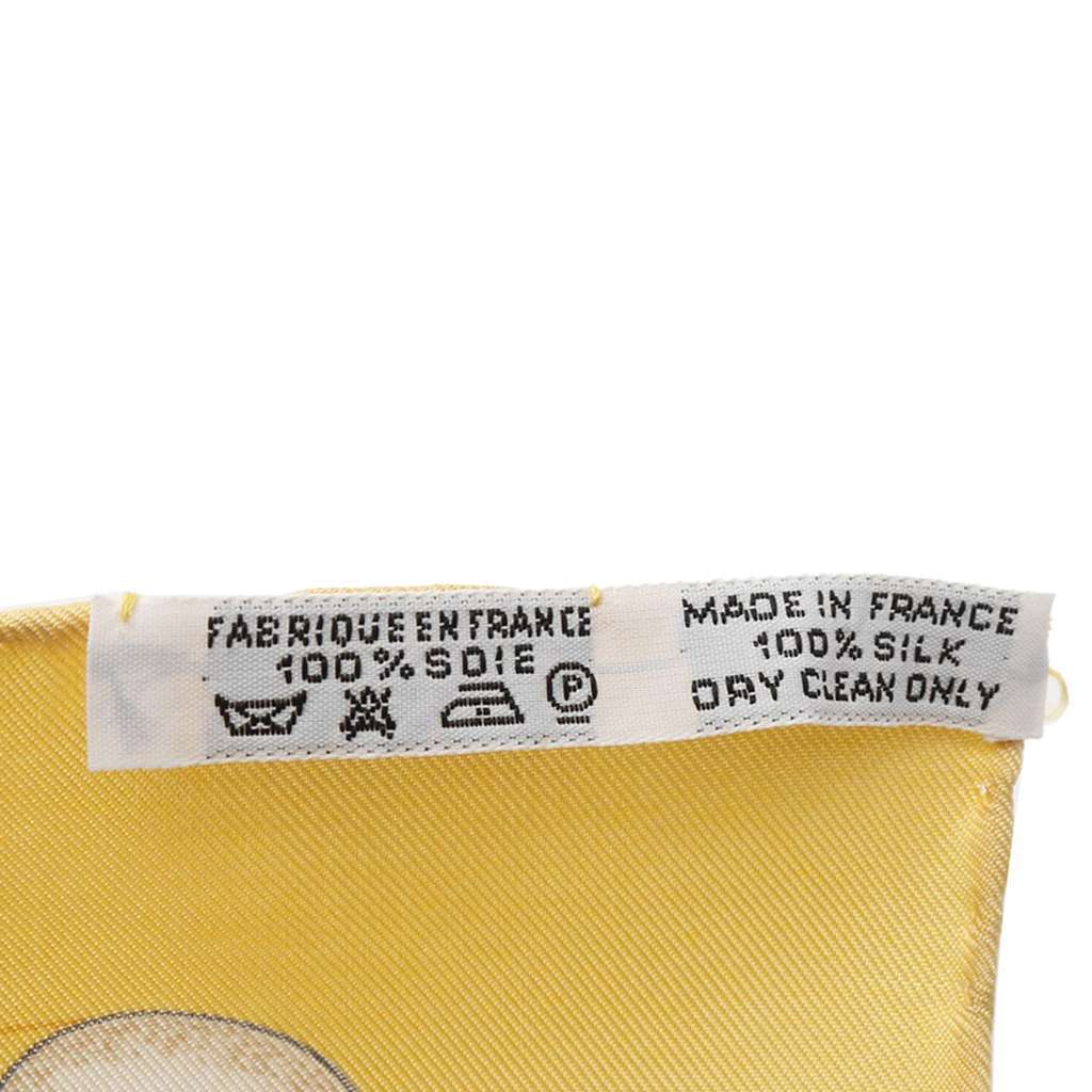 Hermès La Musique des Spheres Silk Scarf 90 Yellow Silk Good condition - Inside View