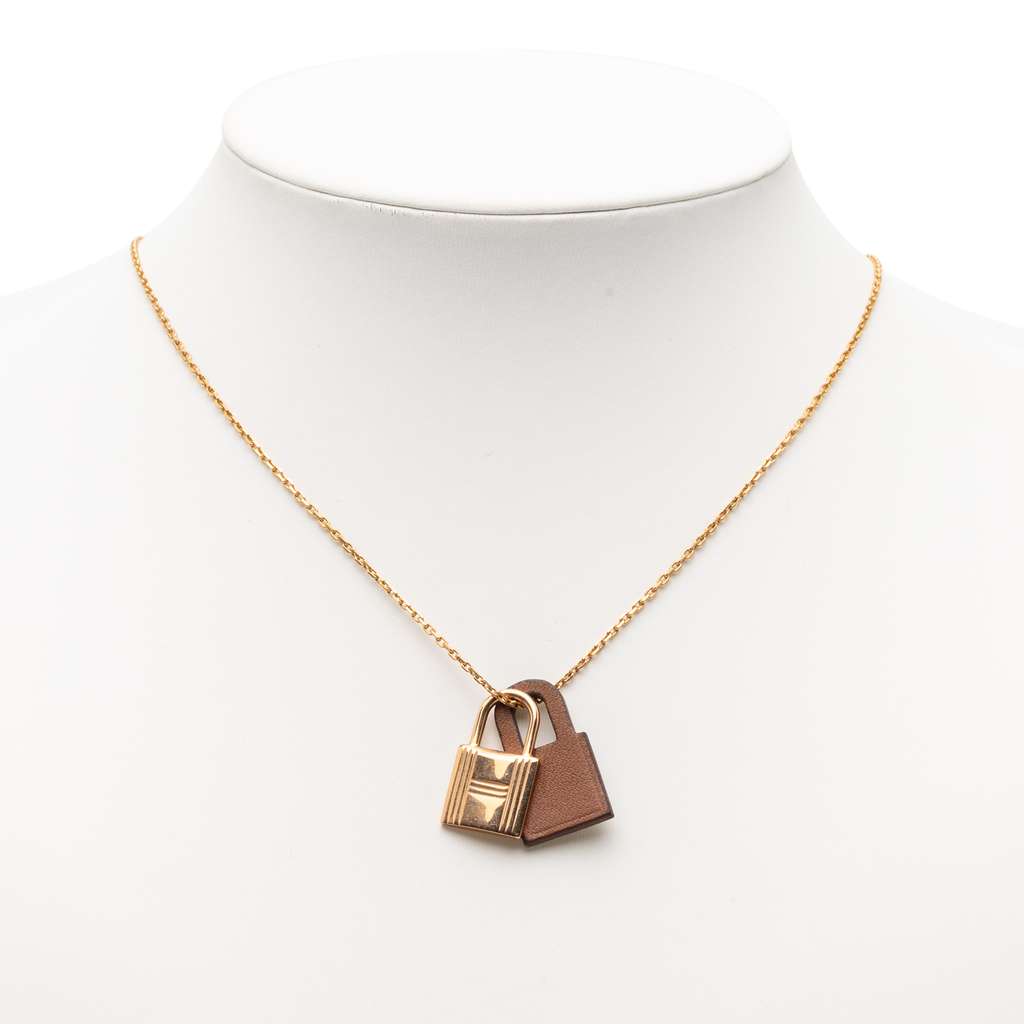 Hermès Gold Plated Swift O Kelly Pendant Necklace Gold Metal Good condition - Box View