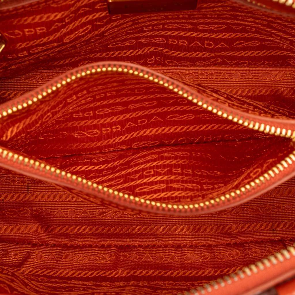 Prada Small Saffiano Vernice Promenade Satchel Orange Leather Very good - Model View
