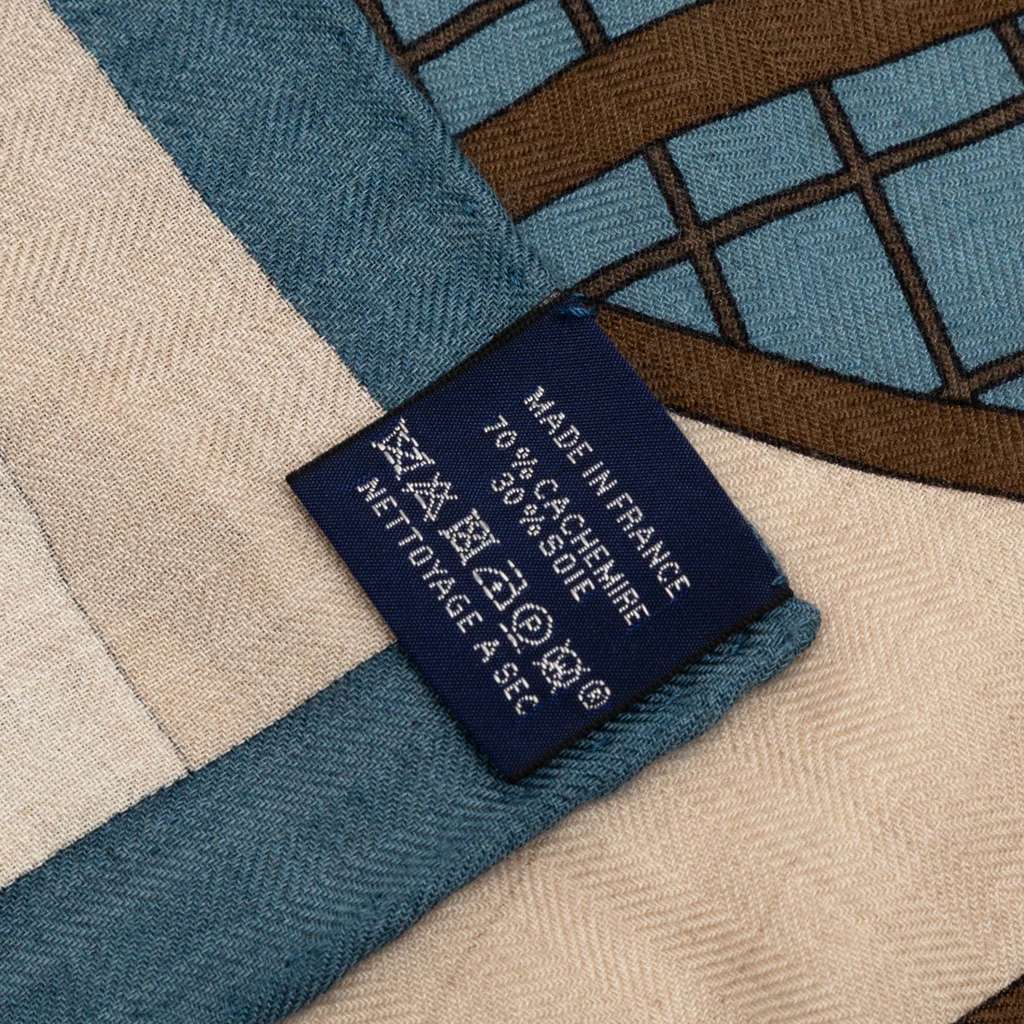 Hermès Pour Sortir Cashmere Silk Scarf Brown Wool Good condition - Back View