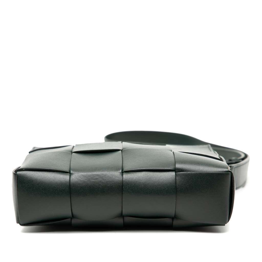 Bottega Veneta Nappa Maxi Intrecciato Cassette Camera Bag Green Leather Good condition - Inside View