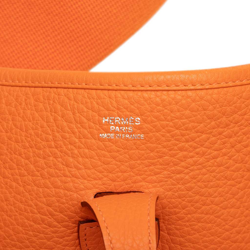 Hermès Clemence Evelyne III PM Orange Leather Very good condition - Box View
