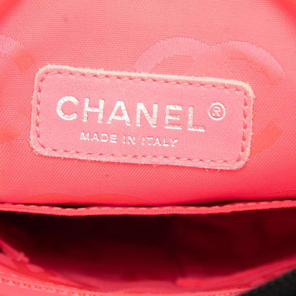 Chanel Quilted Lambskin Cambon Ligne Crossbody Black Leather Very good condition - Model View