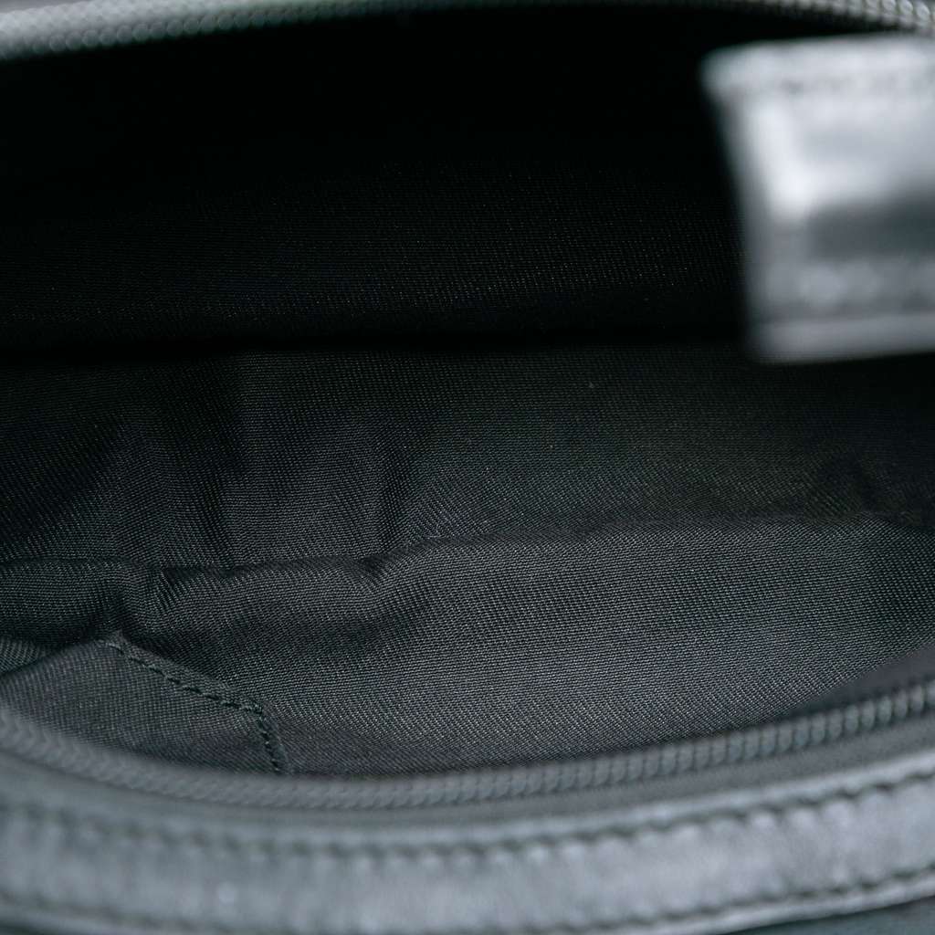 Gucci Small GG Canvas Web Pop Handbag Black Canvas Very good condition - Model View