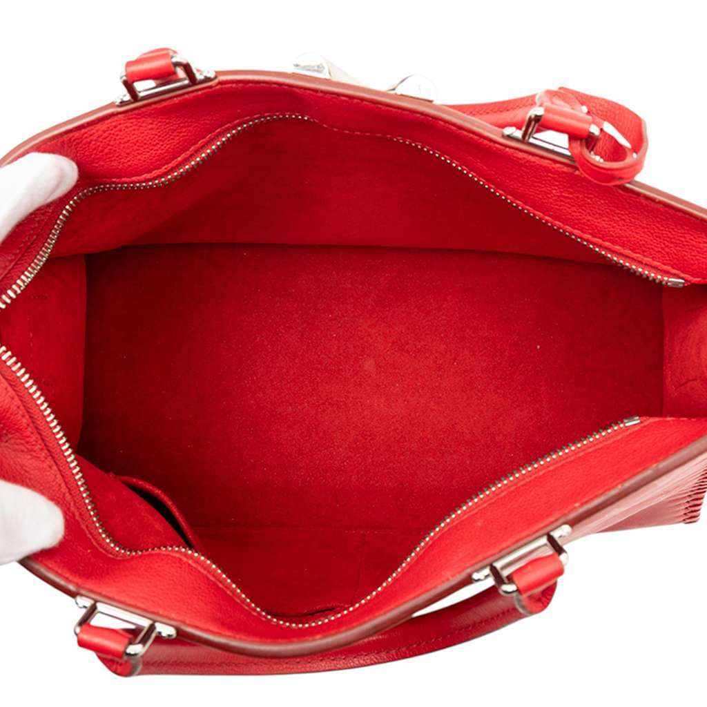 Louis Vuitton Monogram Very Leather Very Zipped Red Leather Very good condition - Model View