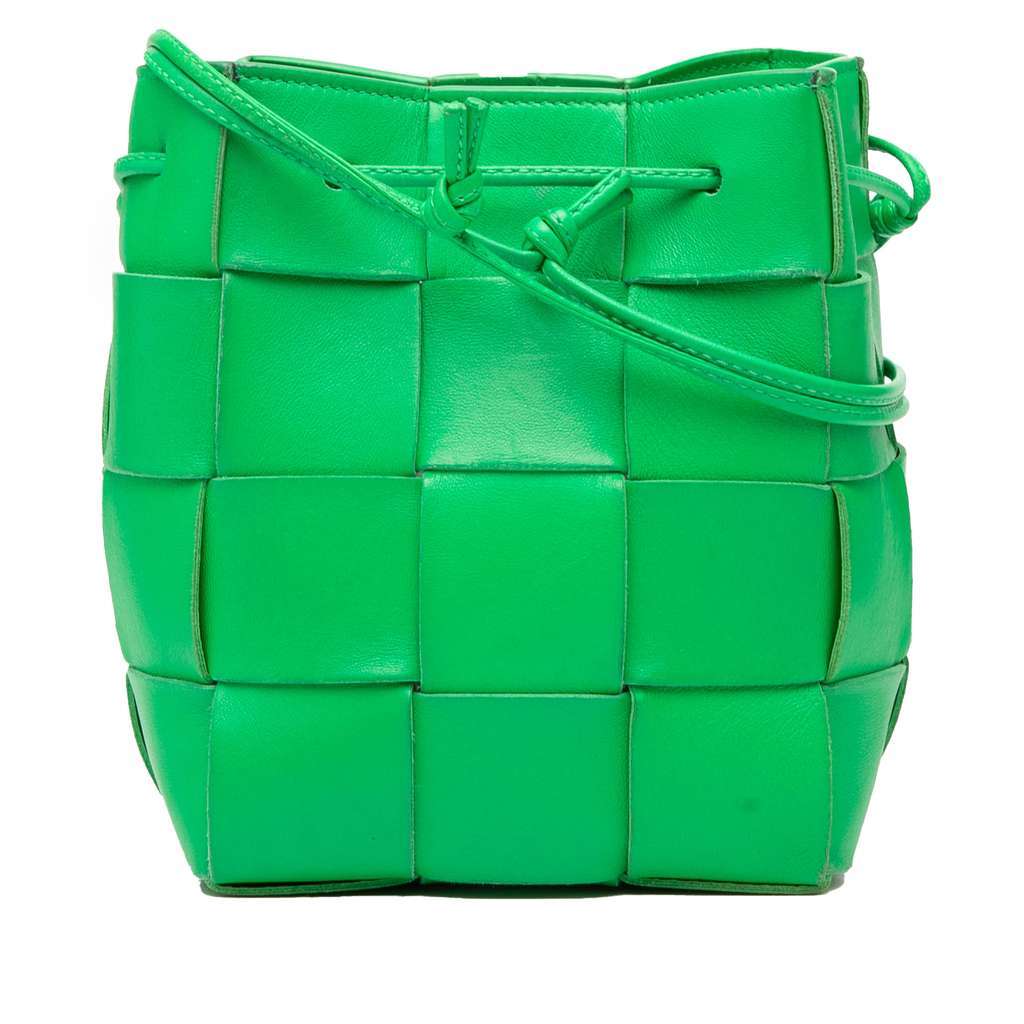 Bottega Veneta Small Nappa Maxi Intrecciato Cassette Bucket Bag Green Leather Very good - Front View