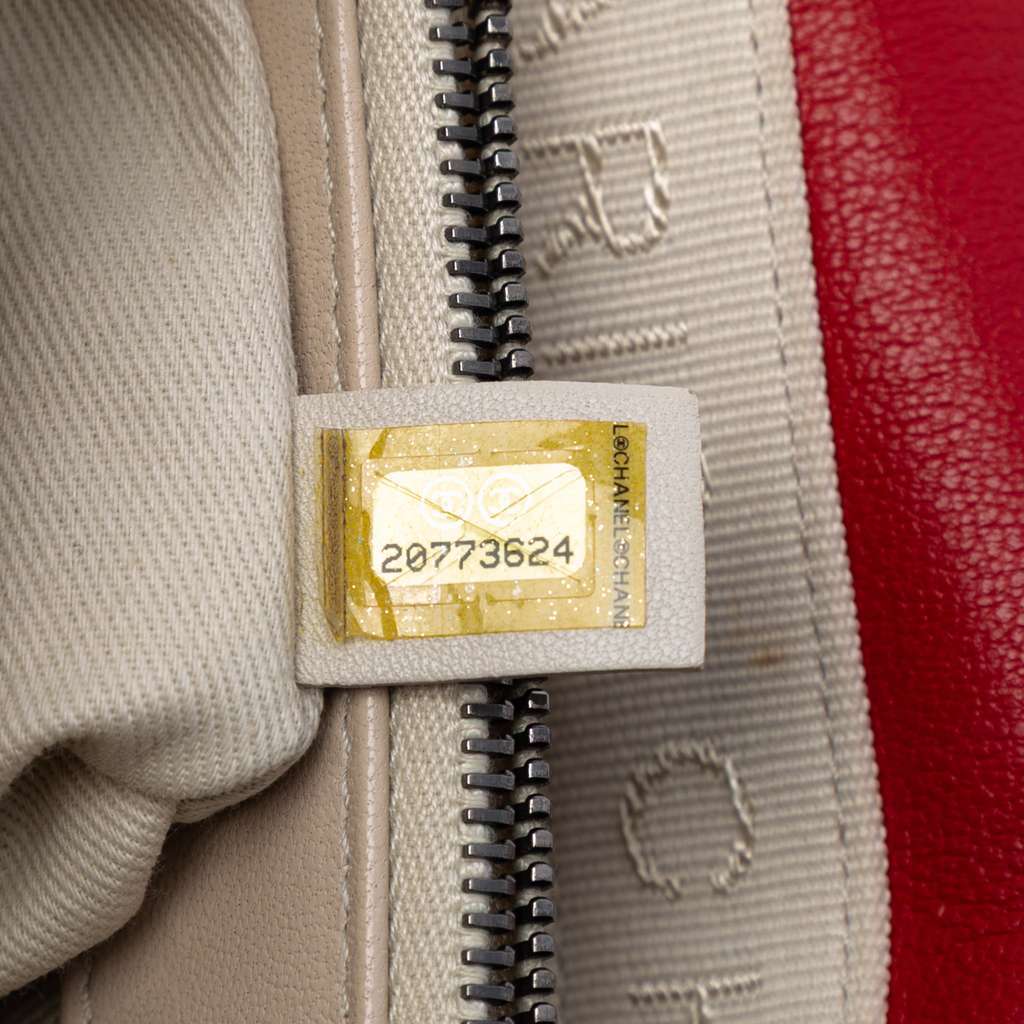 Chanel Medium Quilted Shiny Lambskin Burgundy Rocks Flap Red Leather Very good condition - Box View