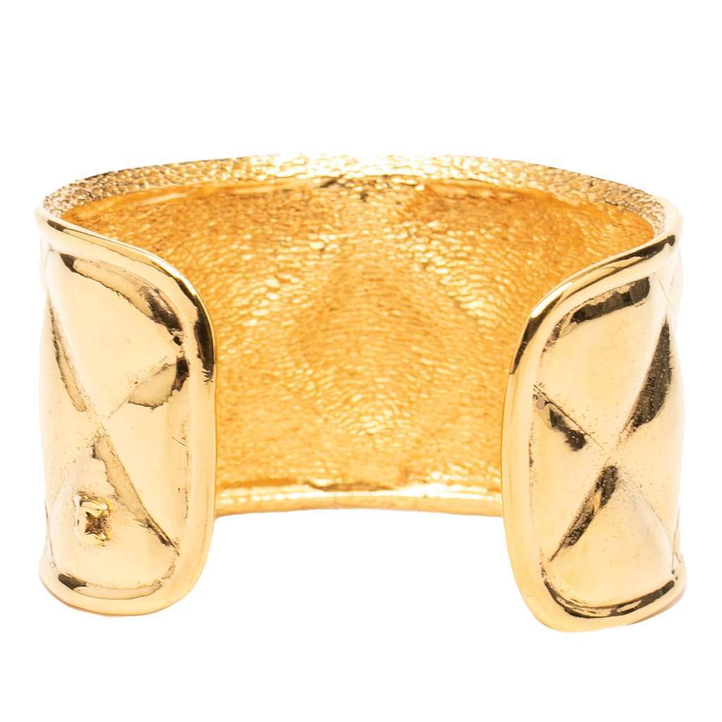Chanel Gold Plated Quilted Cuff Bracelet Gold Metal Very good condition - Inside View