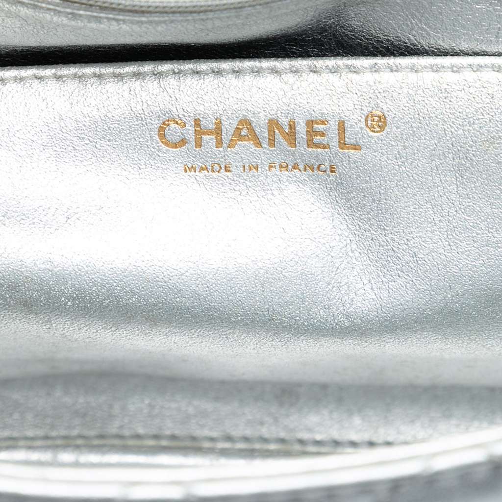 Chanel Jumbo Classic Metallic Lambskin Single Flap Silver Leather Very good condition - Box View