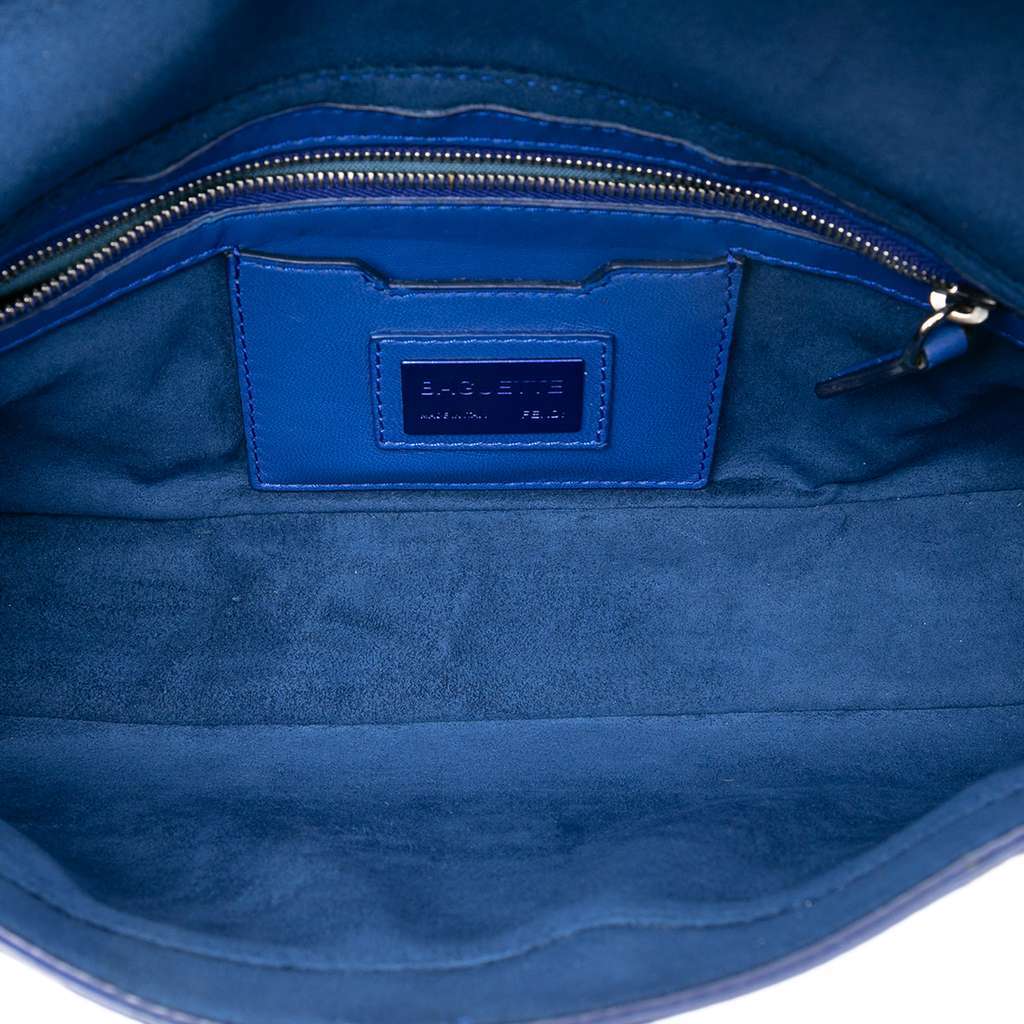 Fendi Patchwork Leather QuTweet Bird Baguette Blue Leather Very good condition - Model View