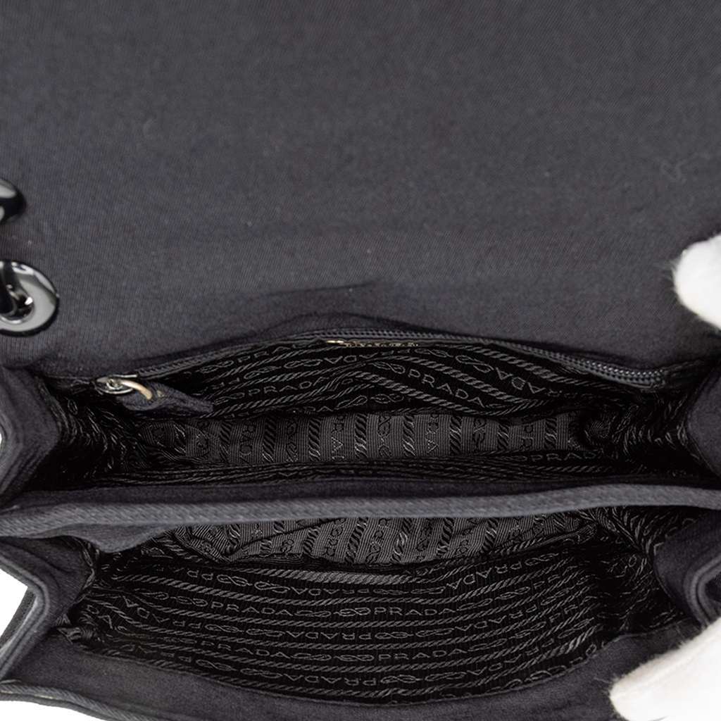 Prada Canvas Lucite Chain Shoulder Bag Black Canvas Very good condition - Model View
