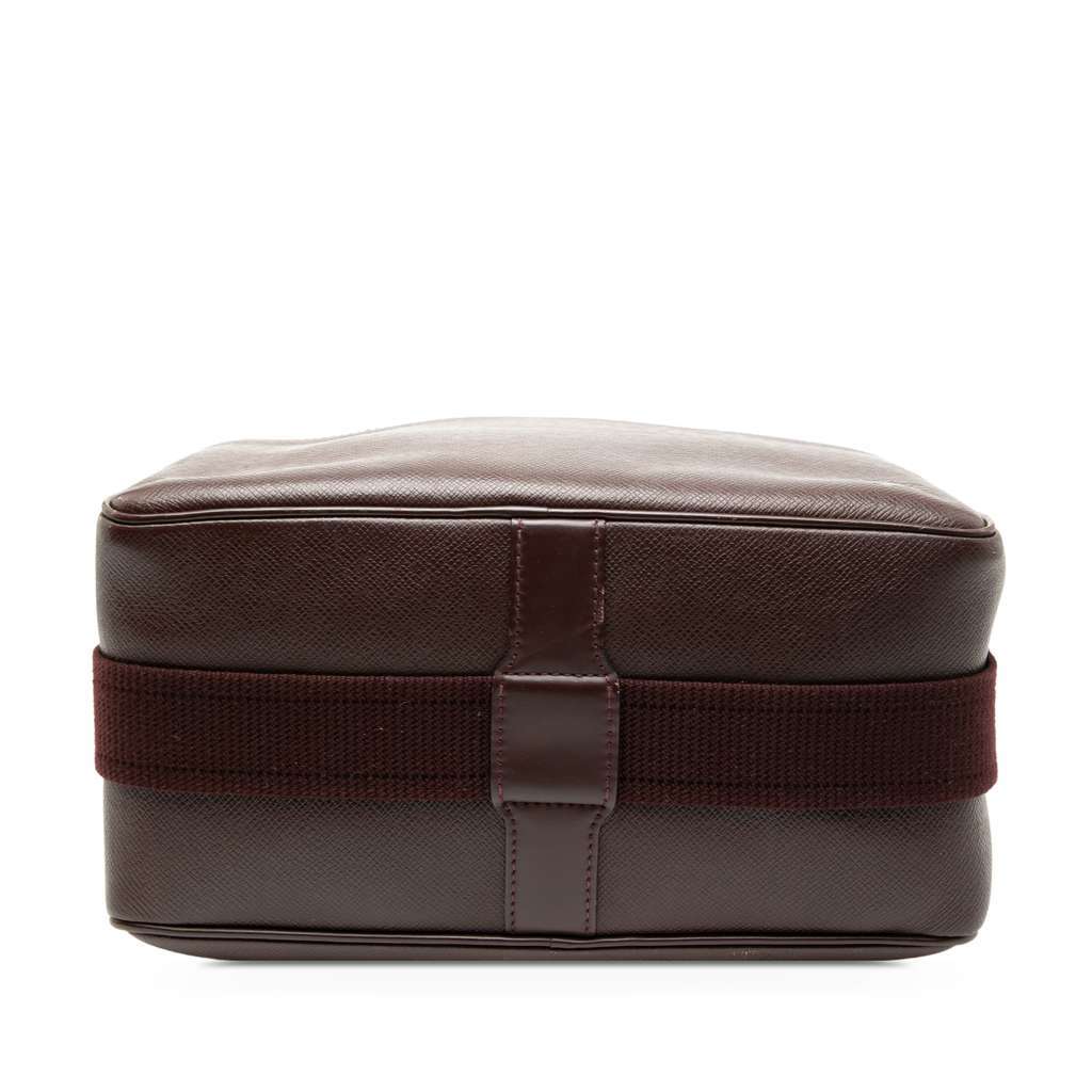 Louis Vuitton Taiga Reporter PM Red Leather Very good - Inside View