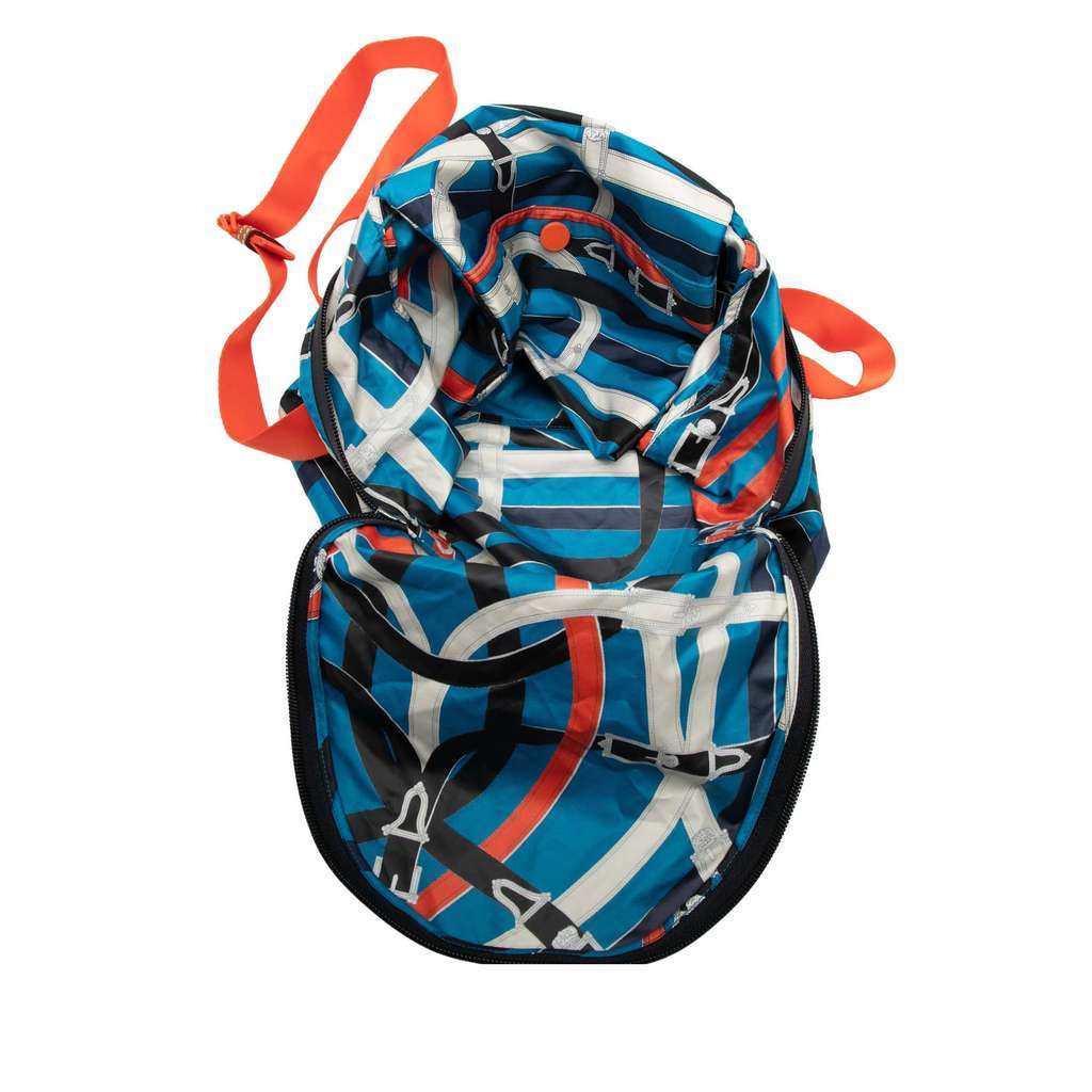 Hermès Silk and Barenia Cavalcadour Airsilk Backpack Blue Silk Good condition - Model View