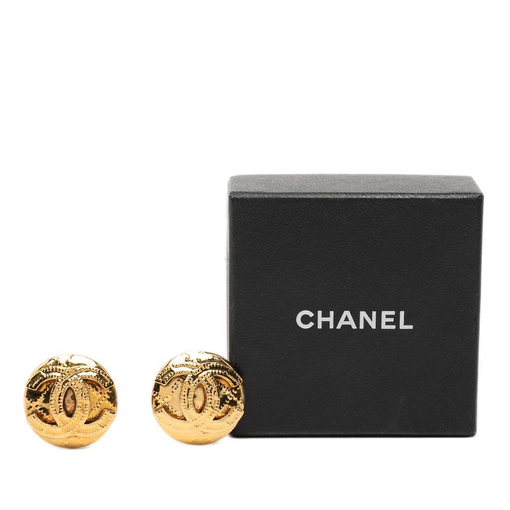 Chanel CC Gold Plated Round Clip on Earrings Gold Metal Good - Model View