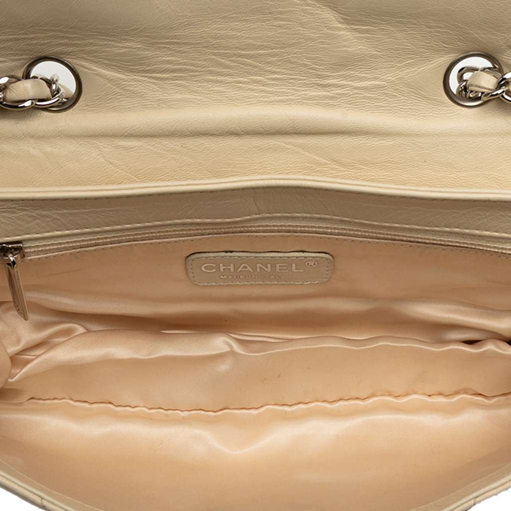 Chanel Reissue 2.55 Quilted Aged Lambskin East/West Flap Brown Leather Very good condition - Model View