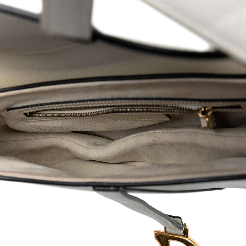 Dior Grained Calfskin Saddle Bag White Leather Very good condition - Model View
