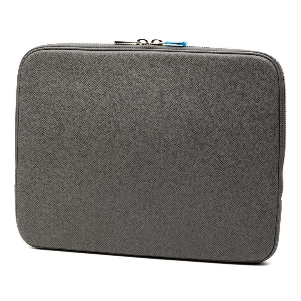 Louis Vuitton Taiga Horizon Laptop Sleeve Grey Leather Very good condition - Back View