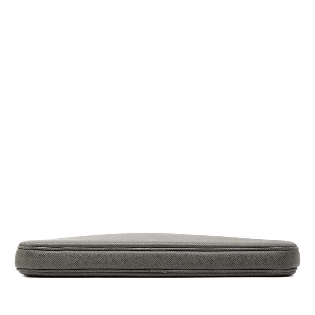 Louis Vuitton Taiga Horizon Laptop Sleeve Grey Leather Very good condition - Inside View