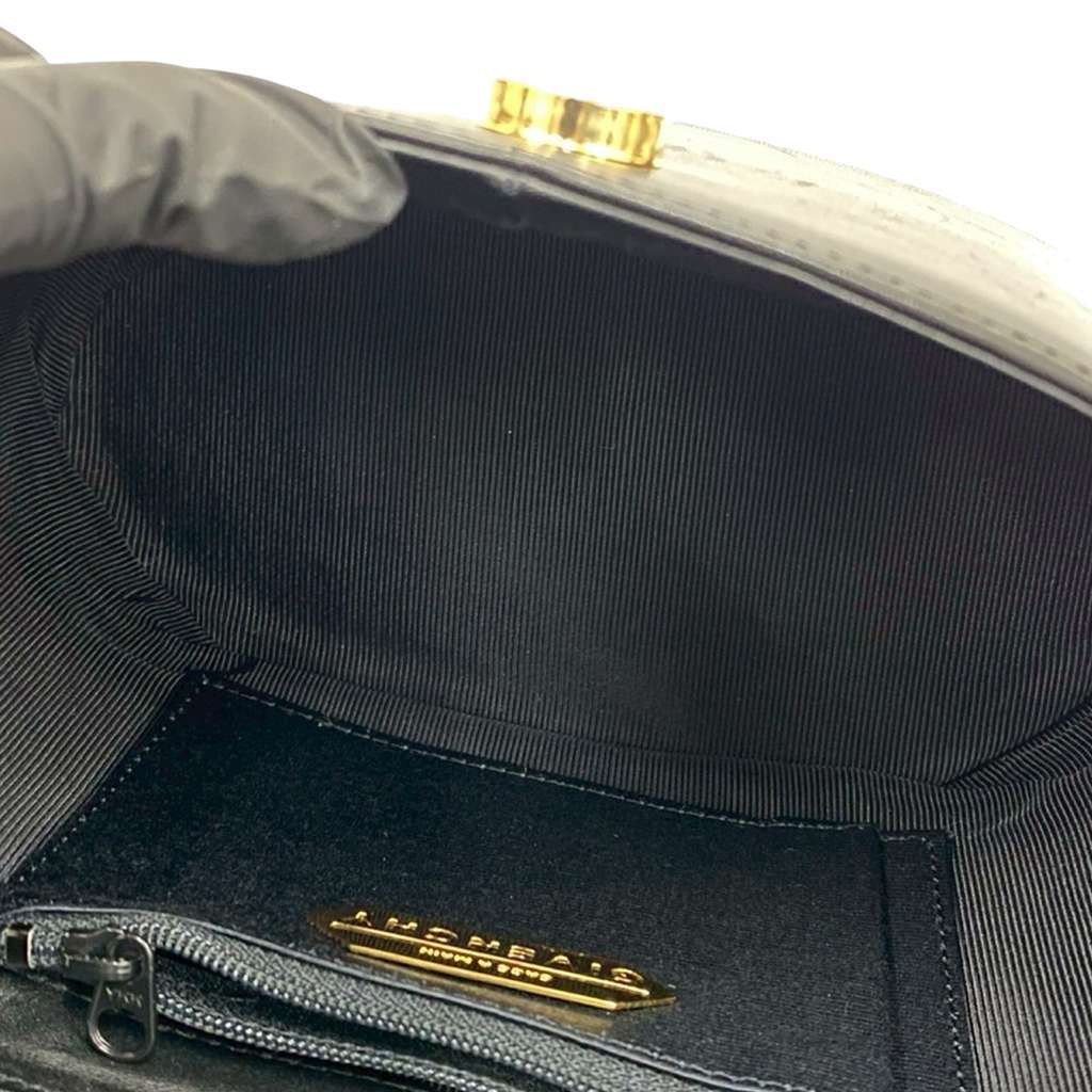 Givenchy Leather 4G Logo Vanity Bag Black Leather Very good condition - Box View