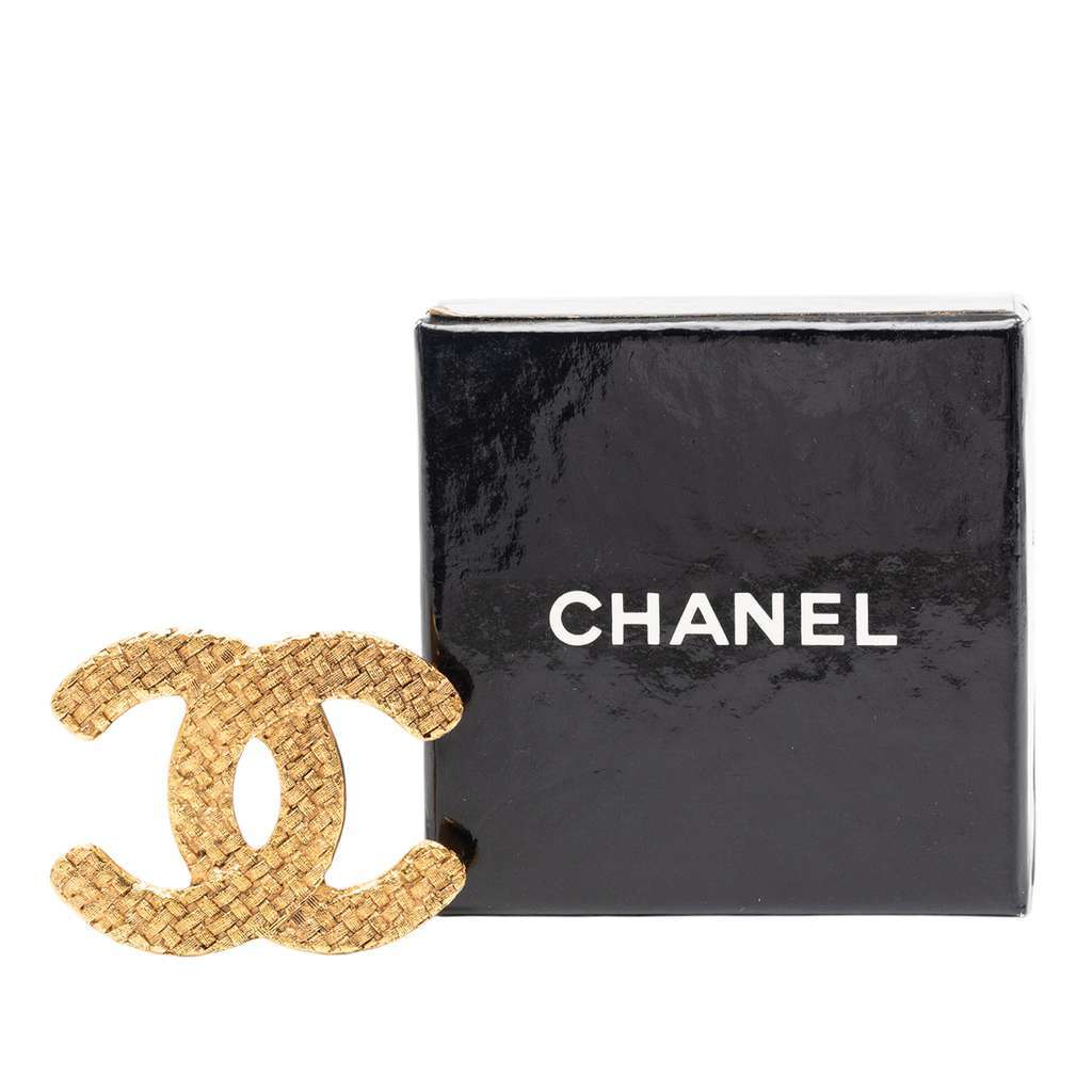 Chanel CC Gold Plated Woven Brooch Gold Metal Very good condition - Box View