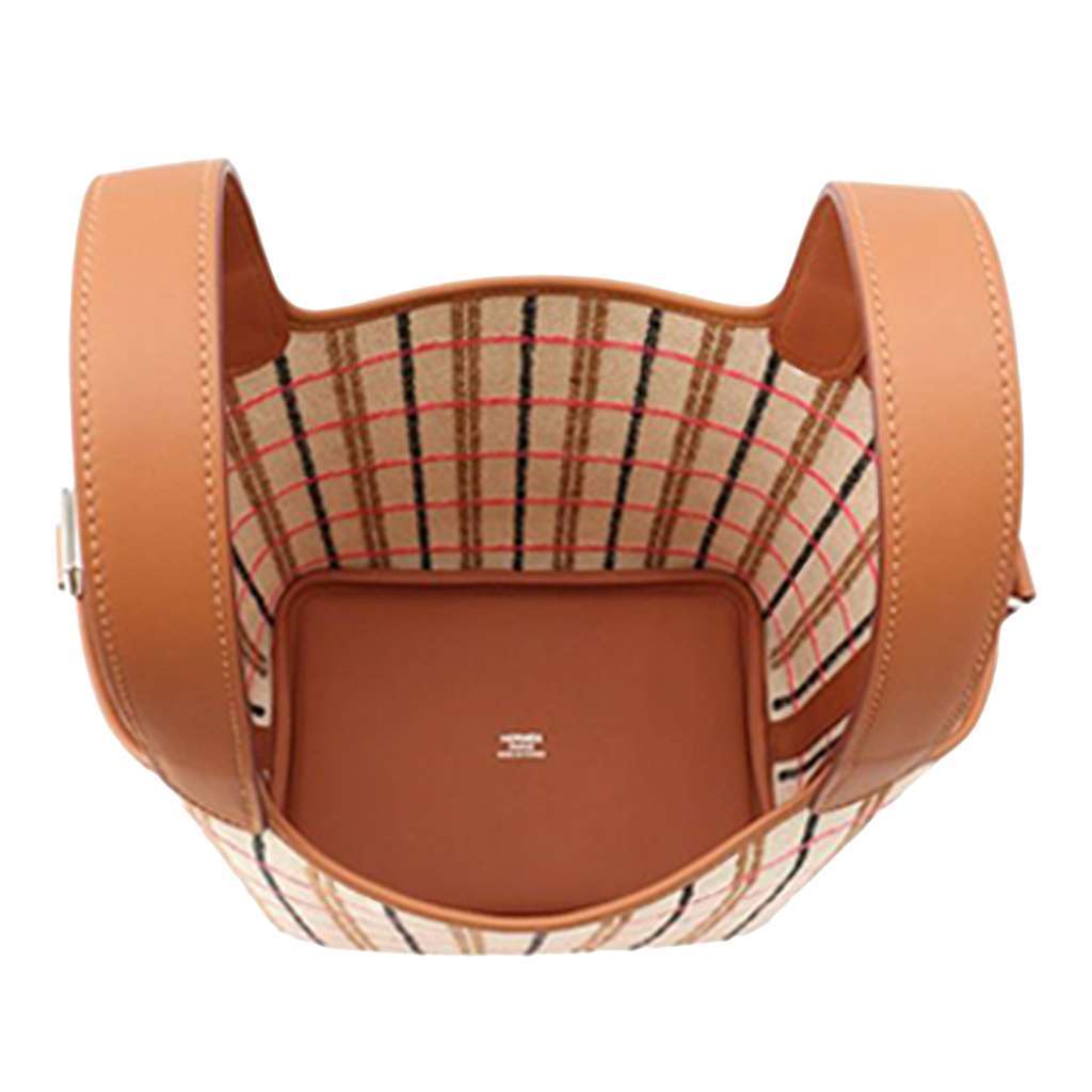 Hermès H Canvas and Swift Couverture Carre Picotin Lock 18 Brown Canvas Never worn - Model View