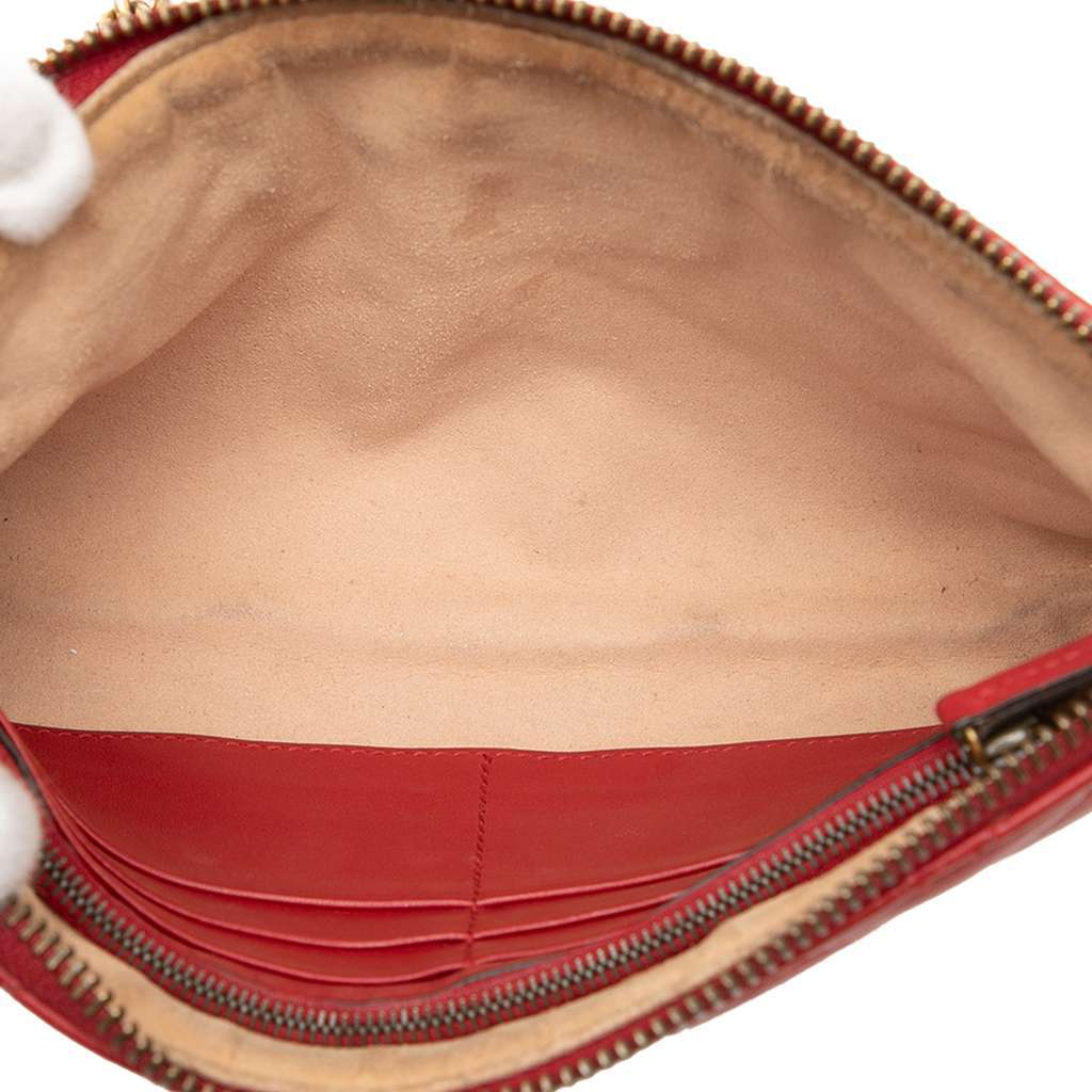 Gucci Mini GG Marmont Matelasse Leather Wallet On Chain Red Leather Very good condition - Model View