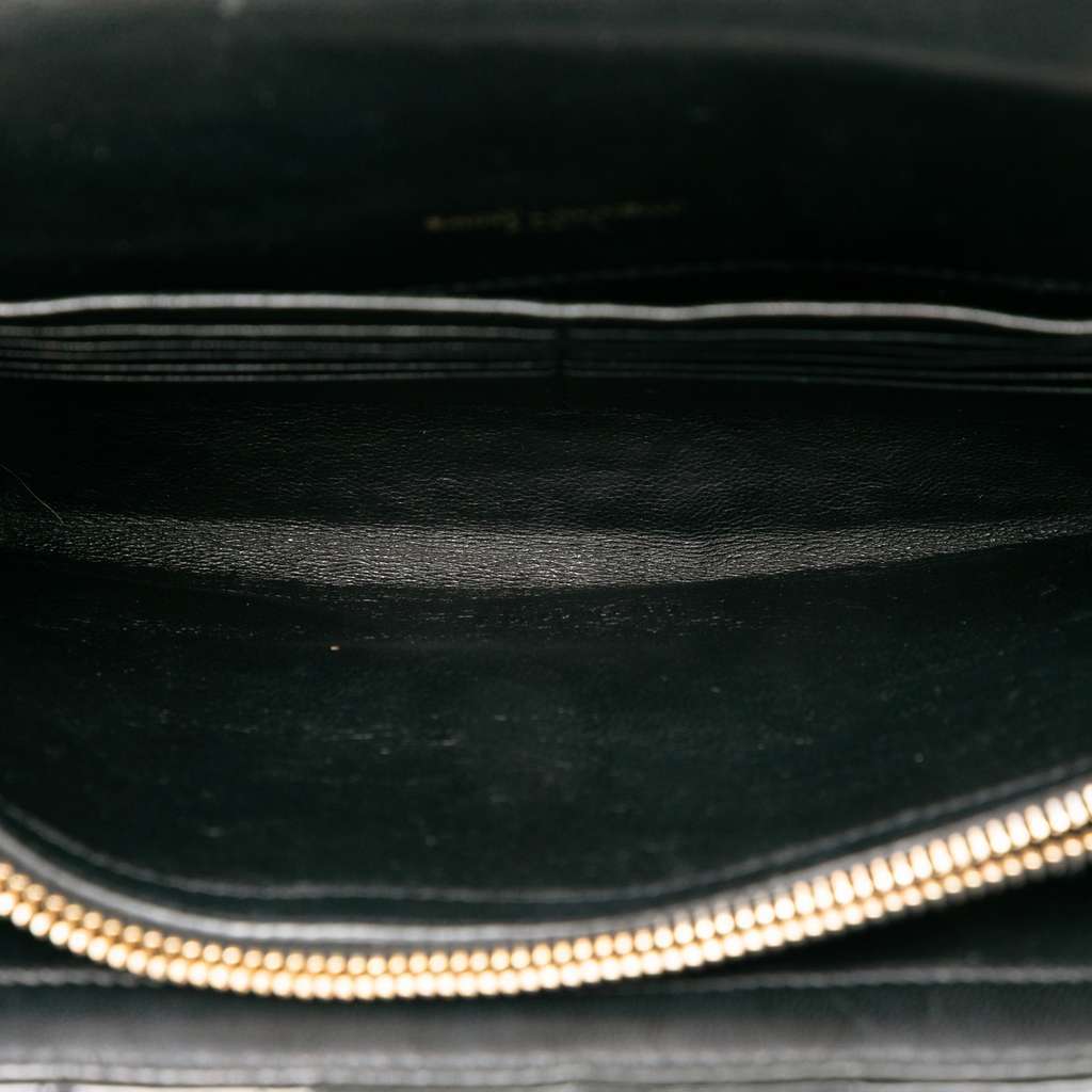 Saint Laurent Medium Patent Vicky Crossbody Black Leather Very good - Model View