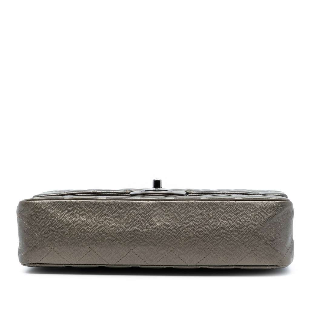 Chanel Medium Classic Metallic Caviar Double Flap Grey Leather Very good condition - Inside View