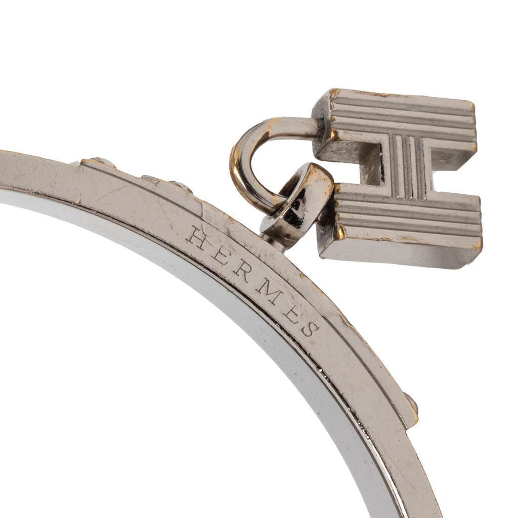 Hermès Leather Kelly H Cadena Lock Bangle Bracelet Red Leather Good condition - Model View