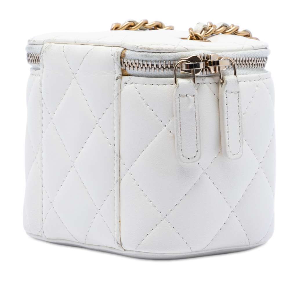 Chanel Mini Quilted Lambskin Pearl Crush Vanity Case With Chain White Leather Very good condition - Back View