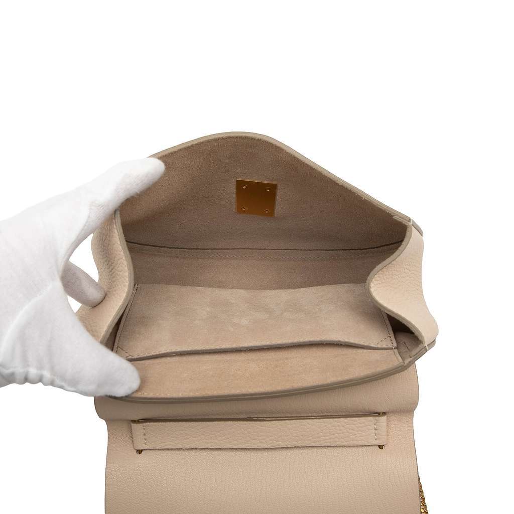 Chloé Small Leather Drew Crossbody Brown Leather Very good condition - Model View