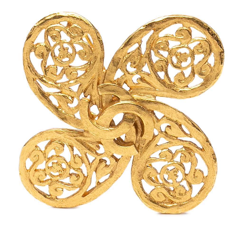 Chanel Gold Plated CC Fretwork Clover Brooch Gold Metal Very good - Front View