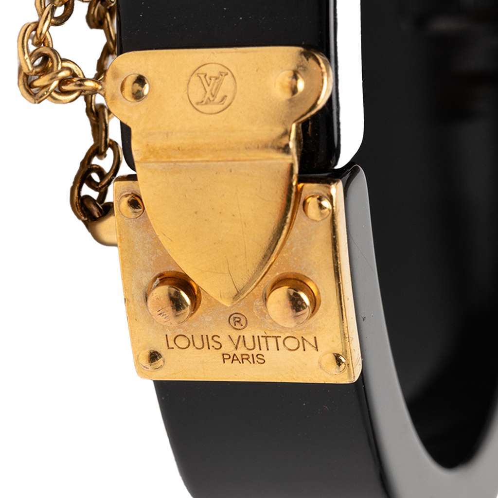 Louis Vuitton Resin Lock Me Bracelet Black Very good - Model View