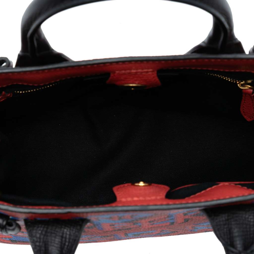 Burberry Small Graffiti Print Grainy Calfskin Banner Satchel Red Leather Very good condition - Model View