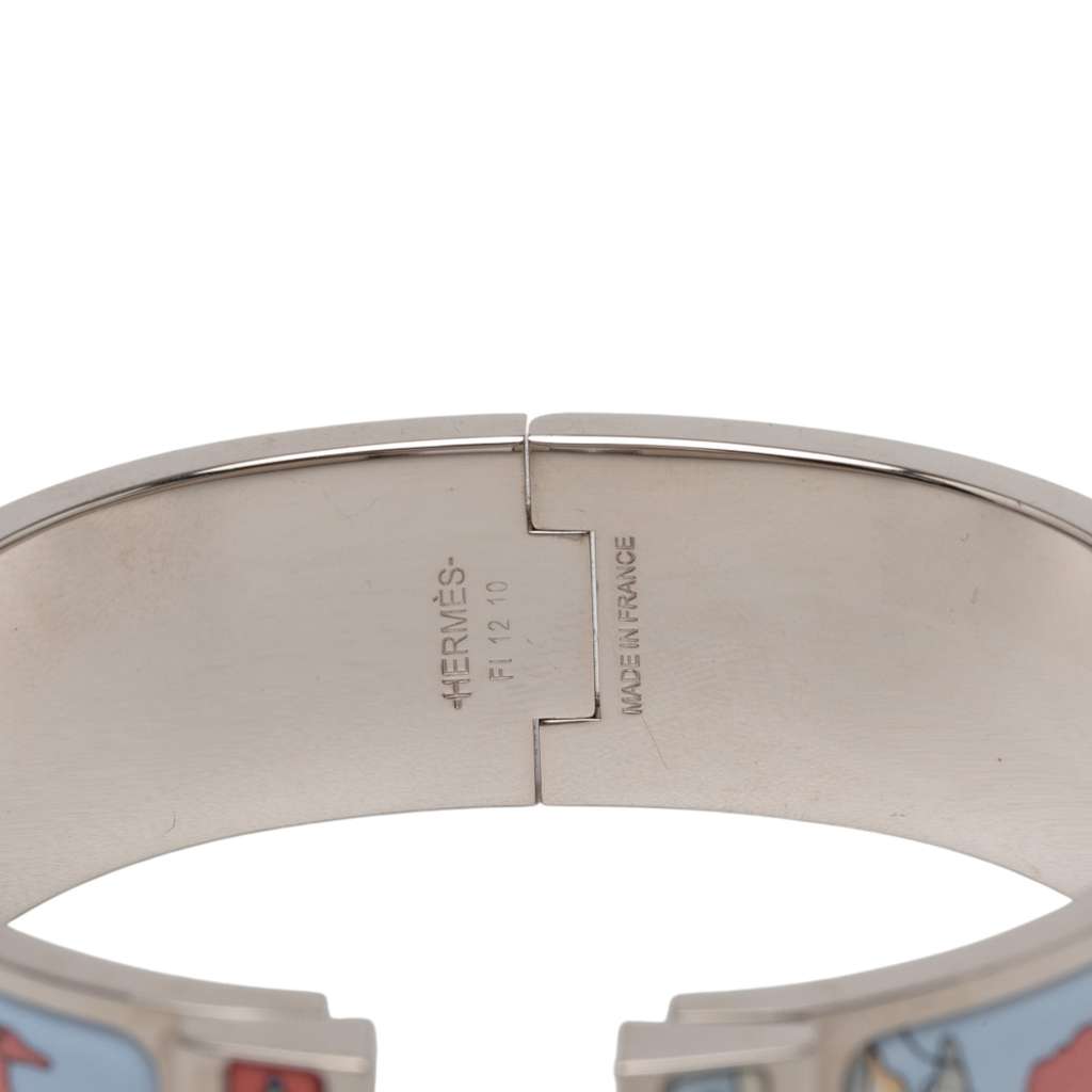 Hermès Wide Enamel Cosmographia Universalis Clic Clac H Bracelet PM Blue Very good - Model View