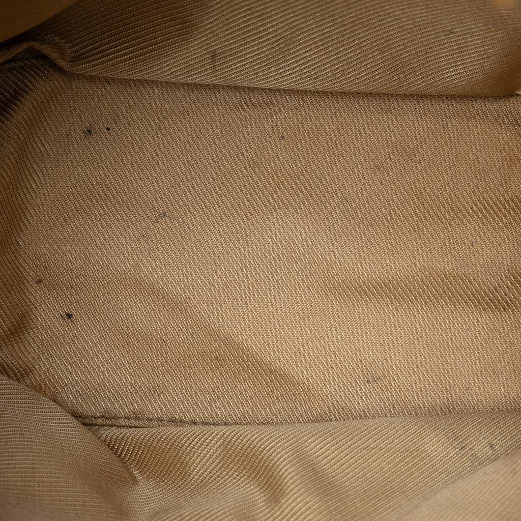 Gucci GG Canvas Tote Gold Canvas Very good - Model View