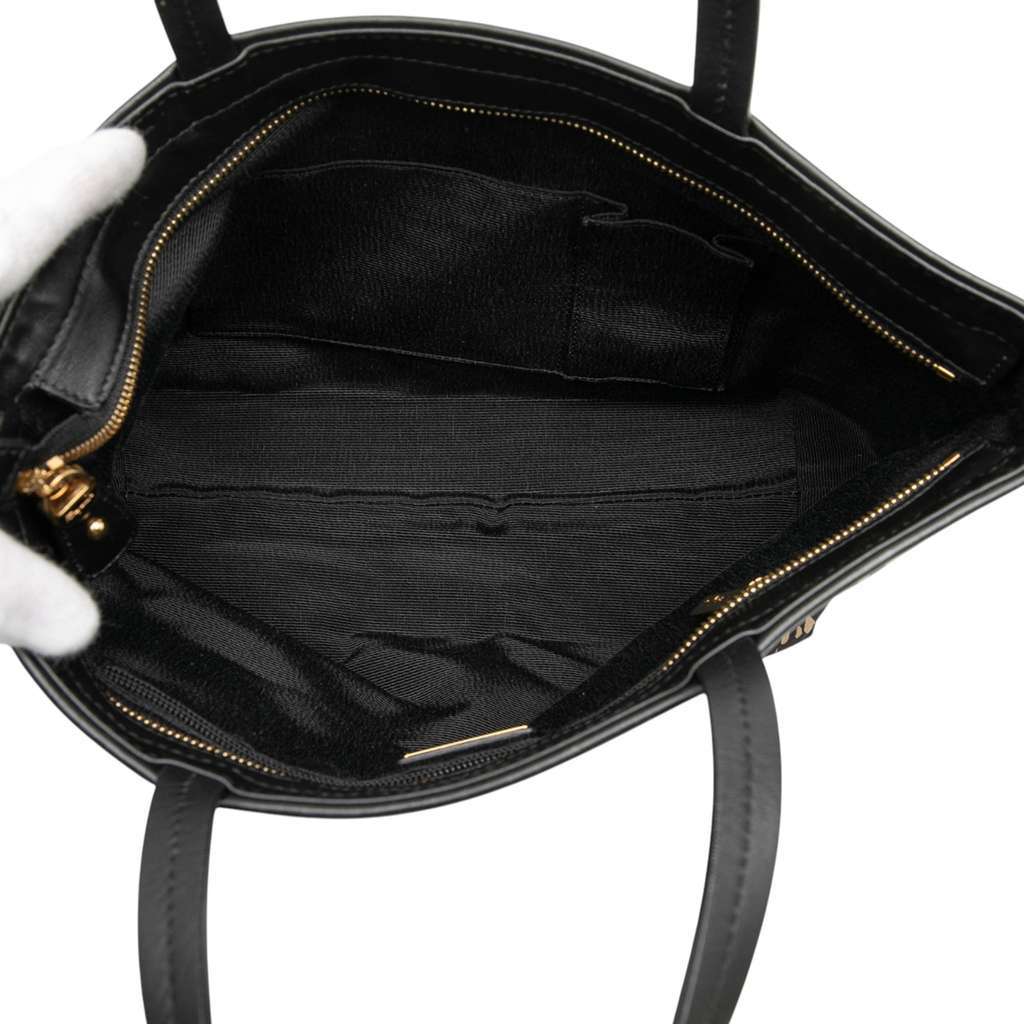 Salvatore Ferragamo Nylon Leopard Print Gancini Tote Black Very good condition - Model View