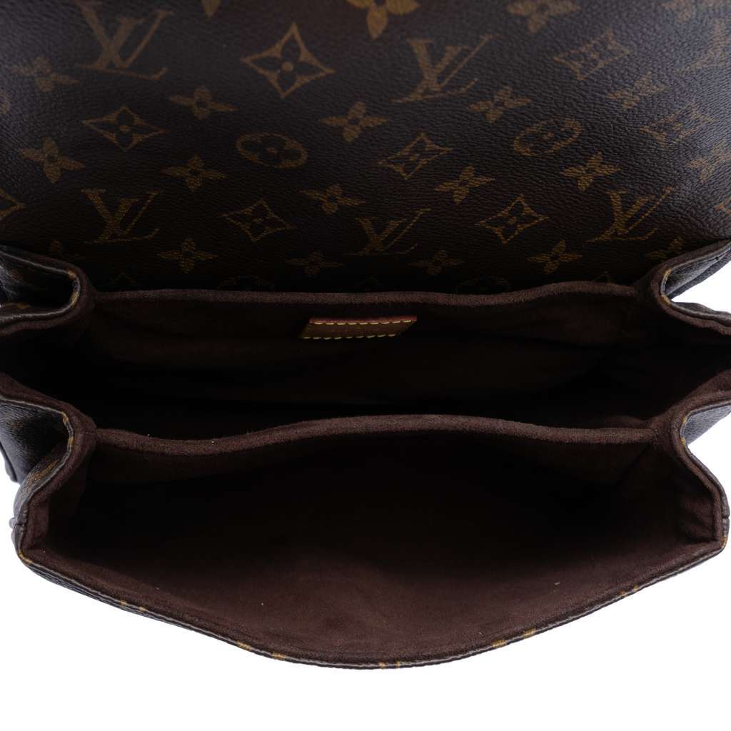Louis Vuitton Monogram Pochette Metis Brown Good - Model View