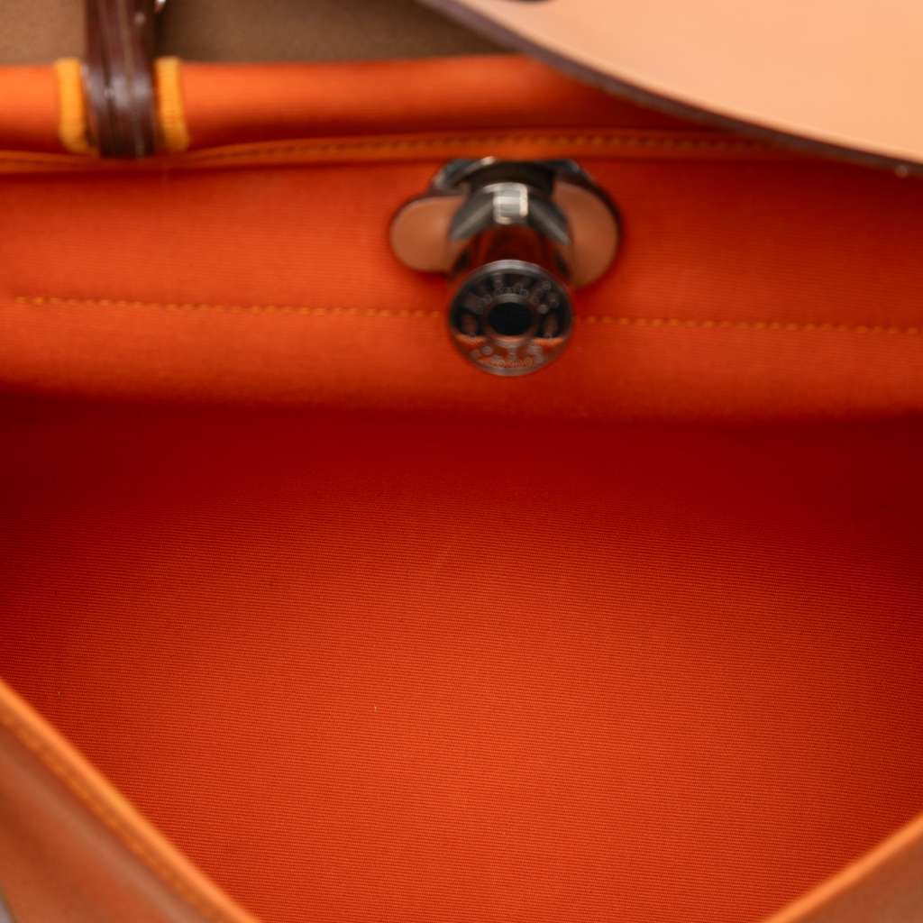 Hermès Toile Herbag Zip 31 Orange Canvas Very good condition - Model View