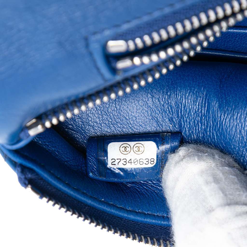 Chanel Small Bicolor Aged Calfskin 31 Clutch Blue Leather Very good condition - Box View
