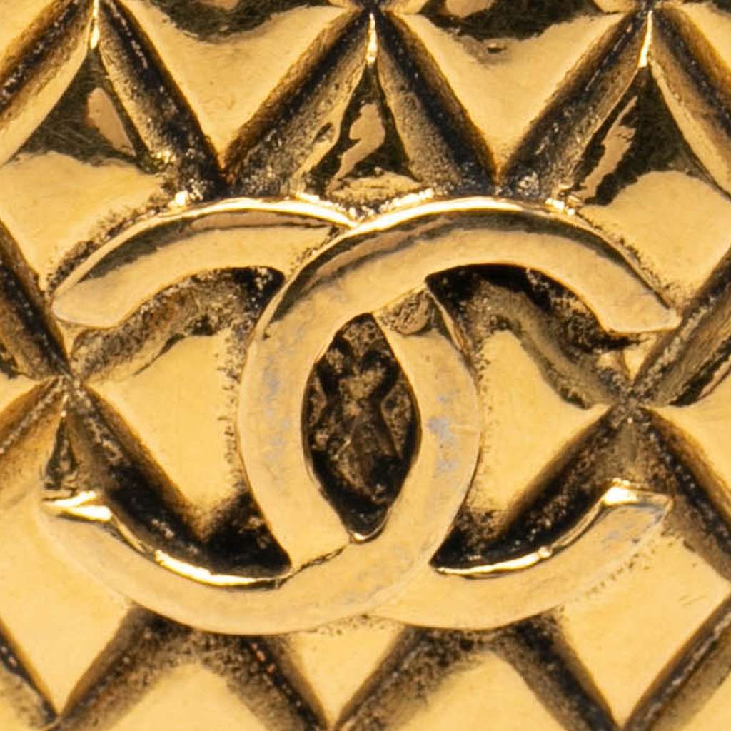 Chanel CC Gold Plated Quilted Round Brooch Gold Metal Very good - Inside View