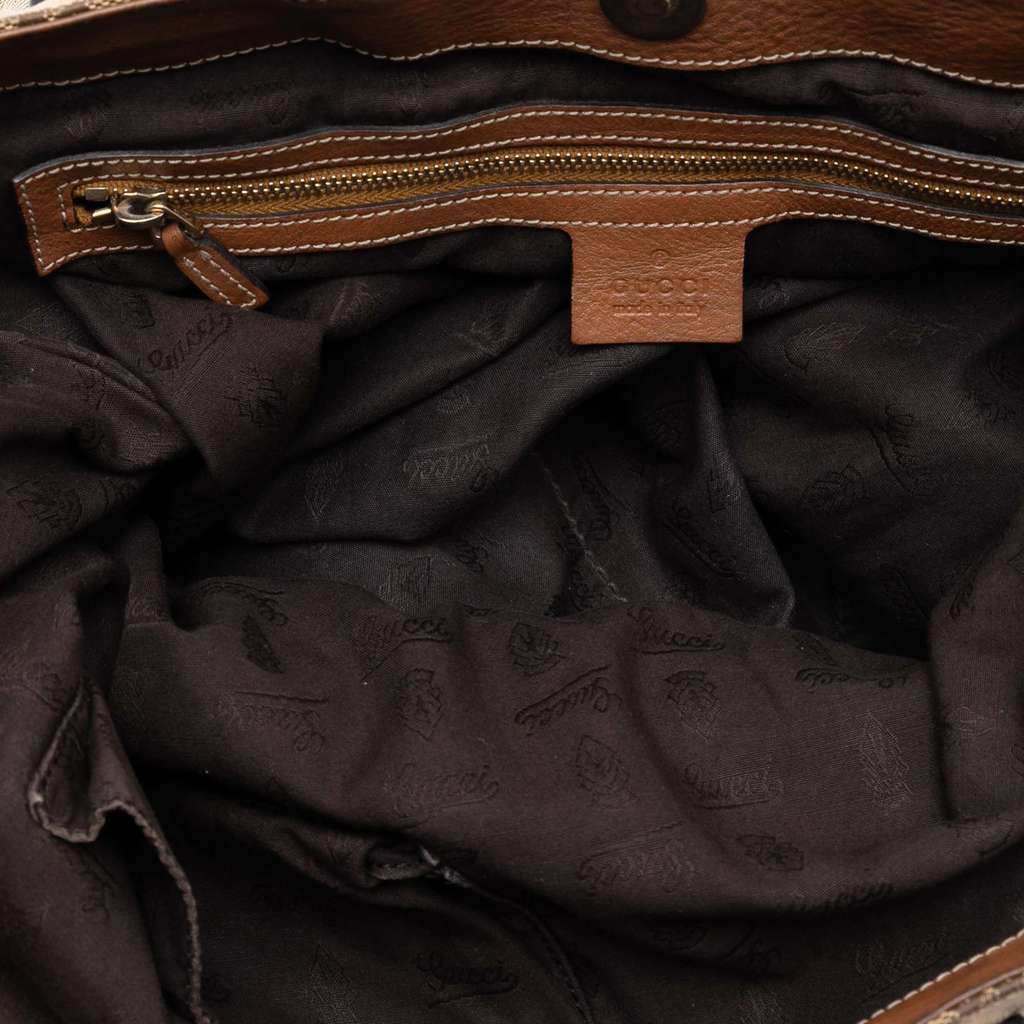 Gucci Large GG Canvas GG Charm Tote Brown Canvas Very good - Model View