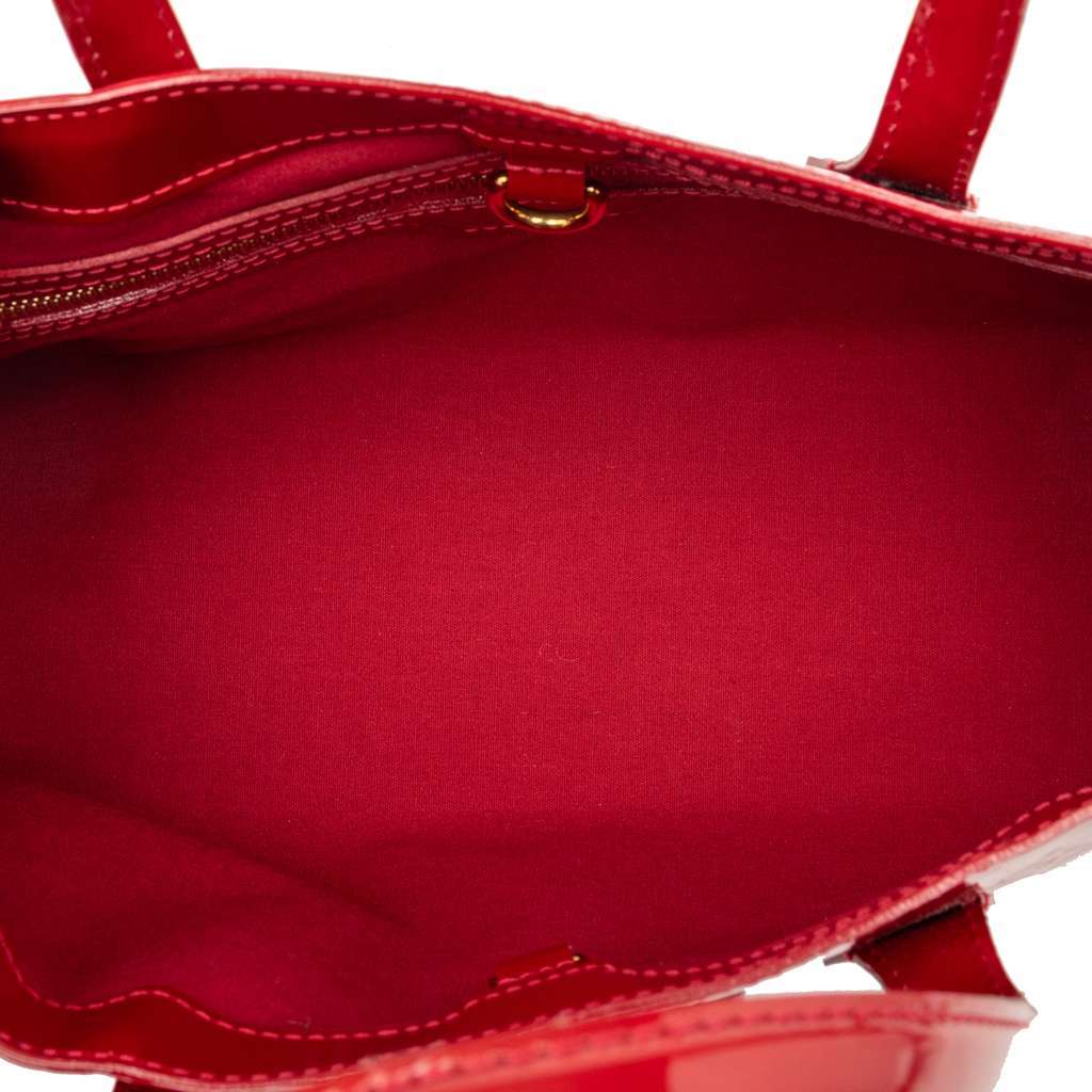 Louis Vuitton Monogram Vernis Wilshire PM Red Leather Good - Model View