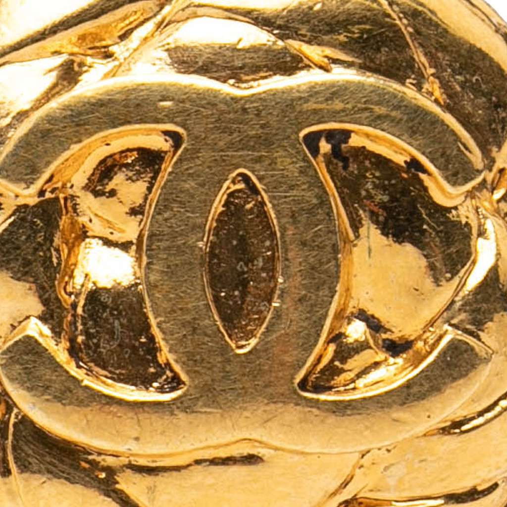 Chanel CC Quilted Gold Plated Round Clip On Earrings Gold Metal Very good - Inside View