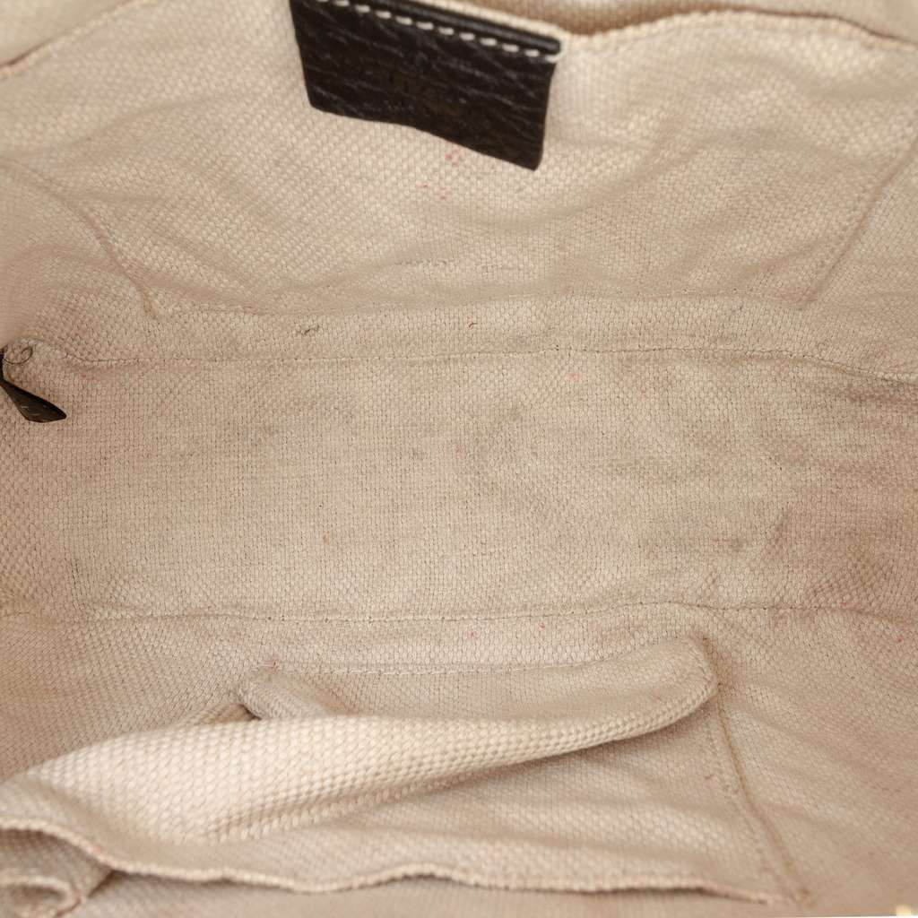 Gucci Leather Soho Disco Crossbody Black Leather Good - Model View