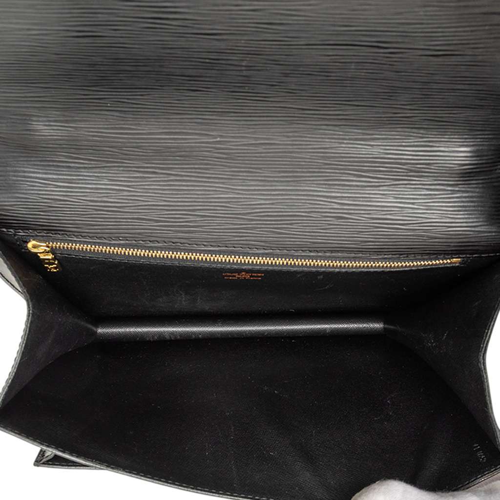 Louis Vuitton Epi Monceau 28 Black Leather Good - Model View